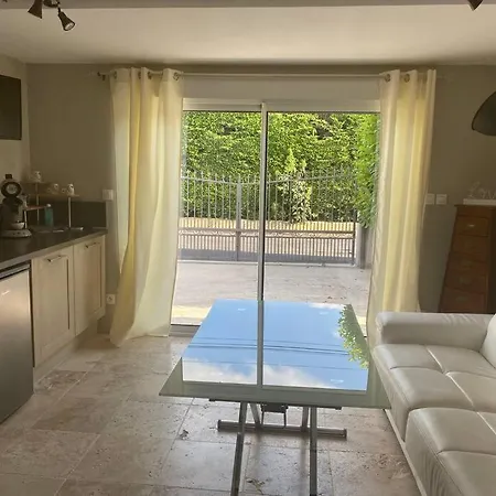 2 Pieces Independant Avec Espace Exterieur